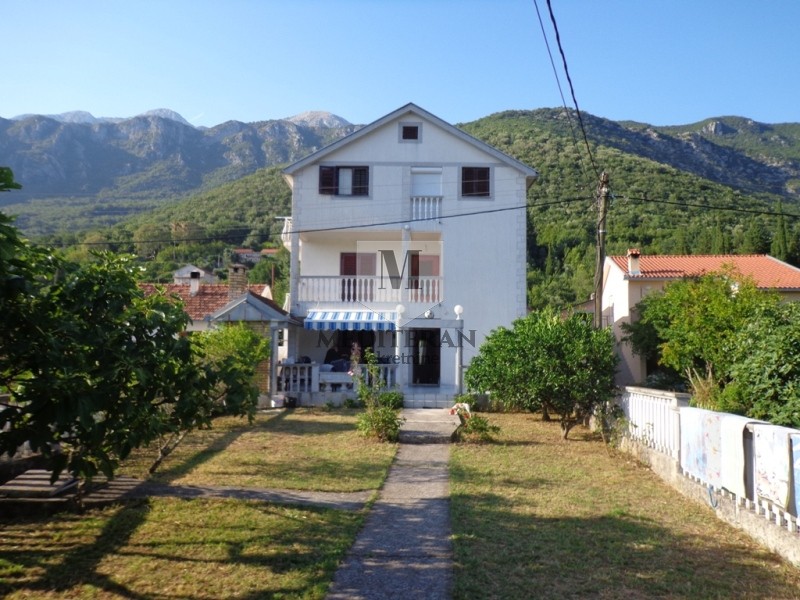 Prodajem Kuću, Zelenika