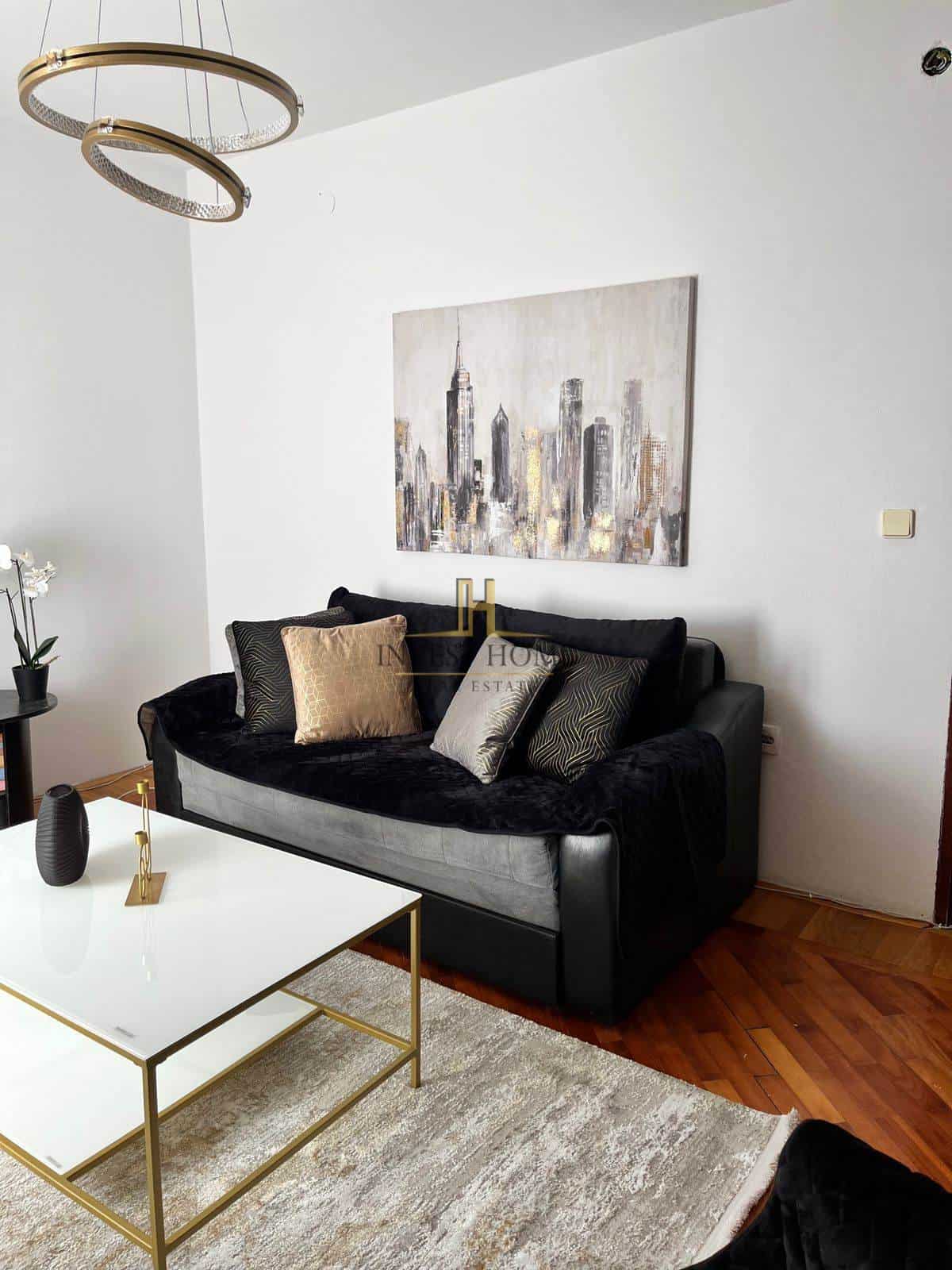 Trosoban stan, Đenovići, 80m2