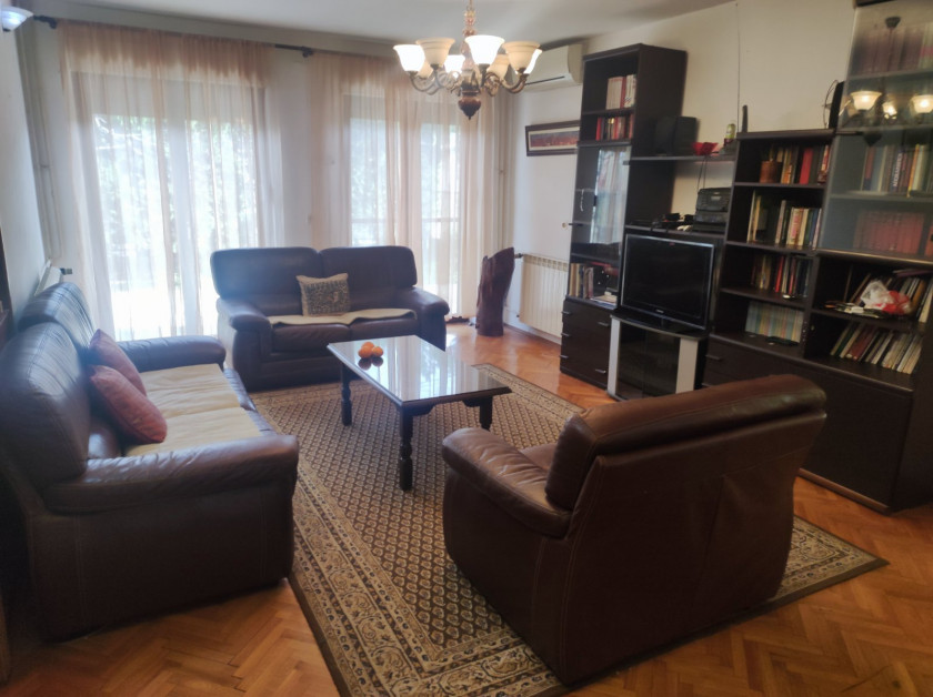 Iznajmljujem Kuću, Zagorič