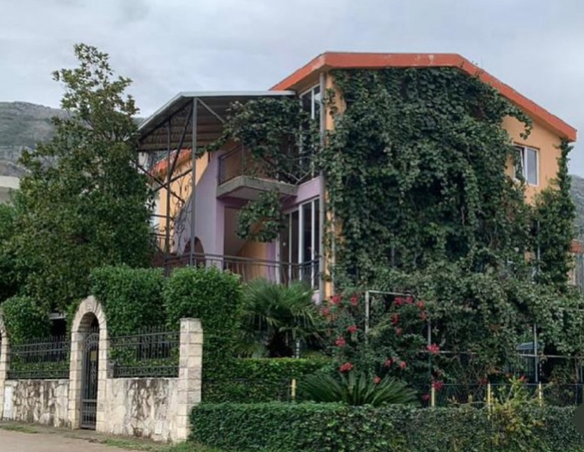 Prodajem legalan objekat , Sutomore