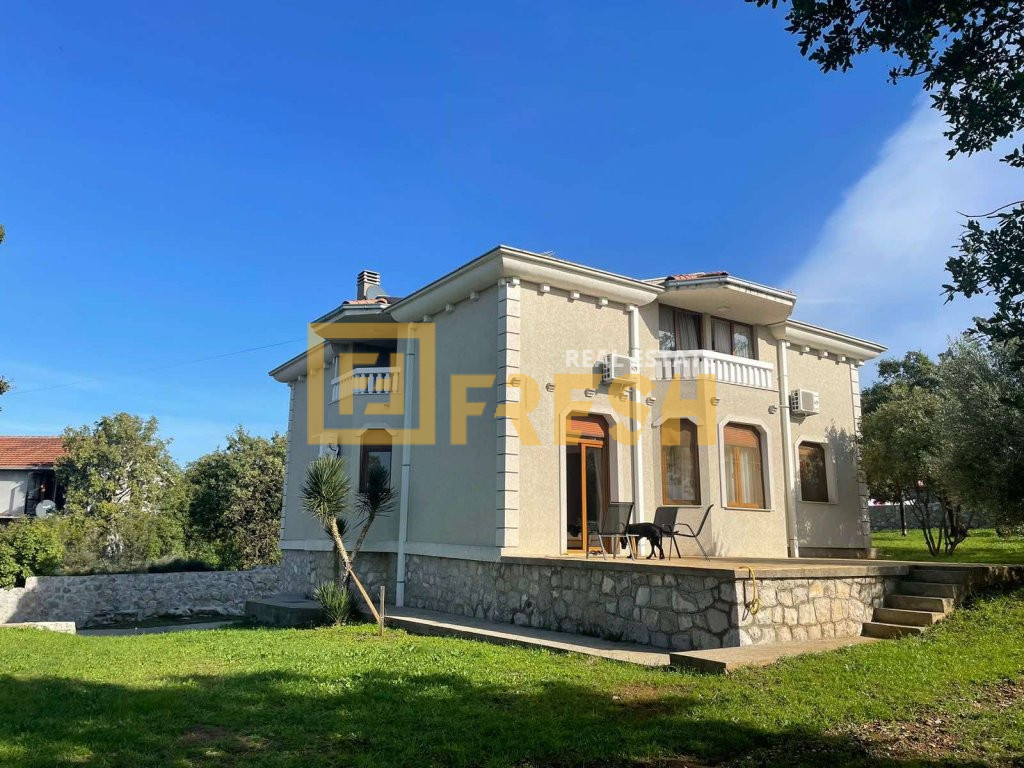 Kuća, 300m2, Gornji Vranići, Izdavanje