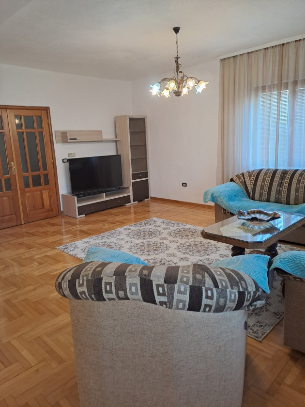 Iznajmljujem Stan-Apartman, Stari Aerodrom