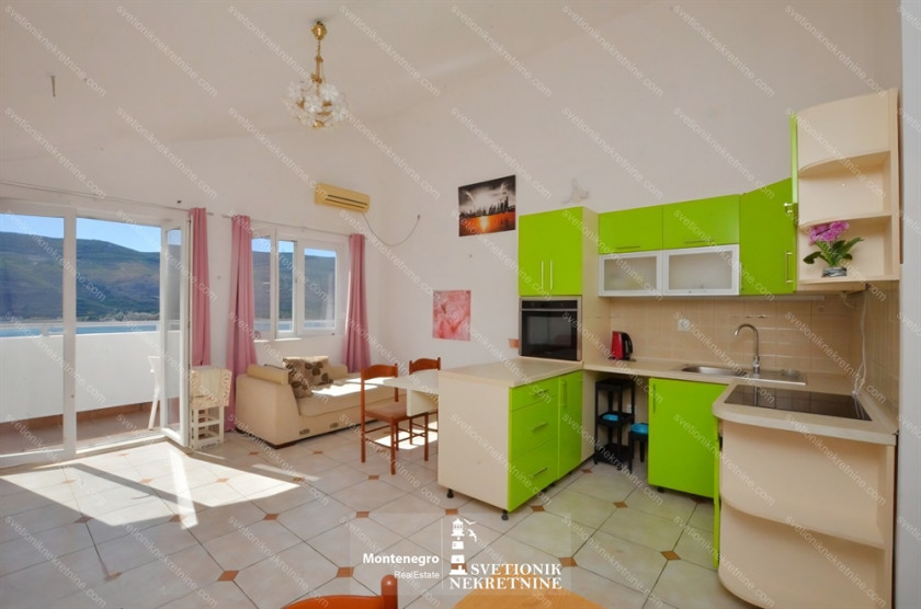 Prodajem Stan-Apartman, Topla