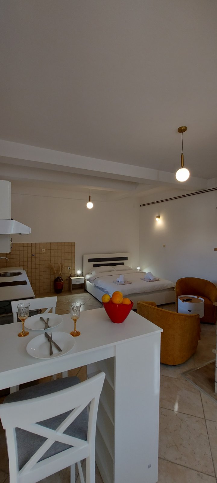 Iznajmljujem Stan-Apartman, Škaljari
