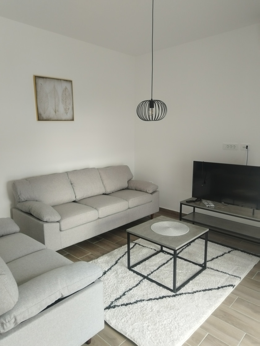 Iznajmljujem Stan-Apartman, Kumbor