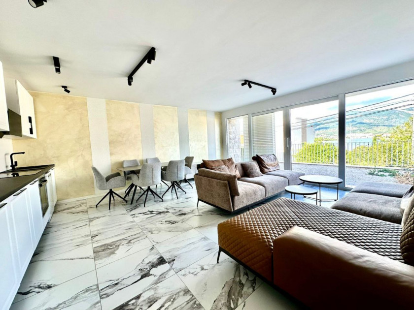 House For Sale, Đuraševići