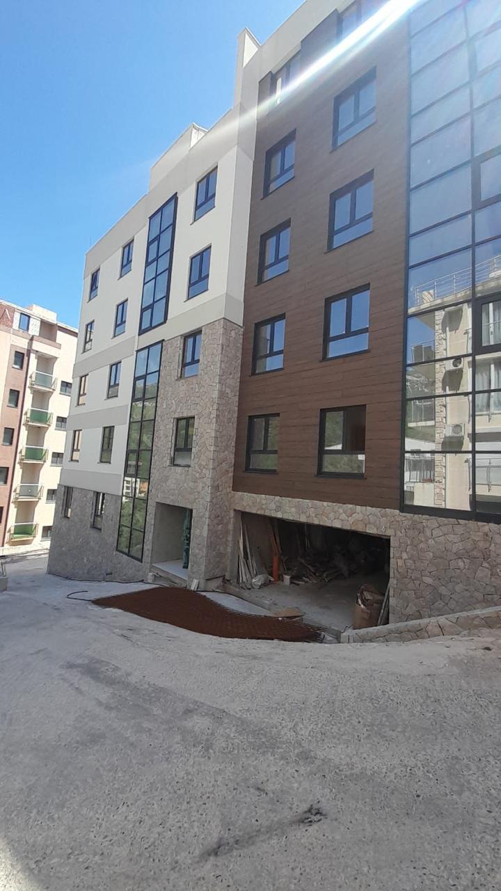 Prodajem Stan-Apartman, Bečići