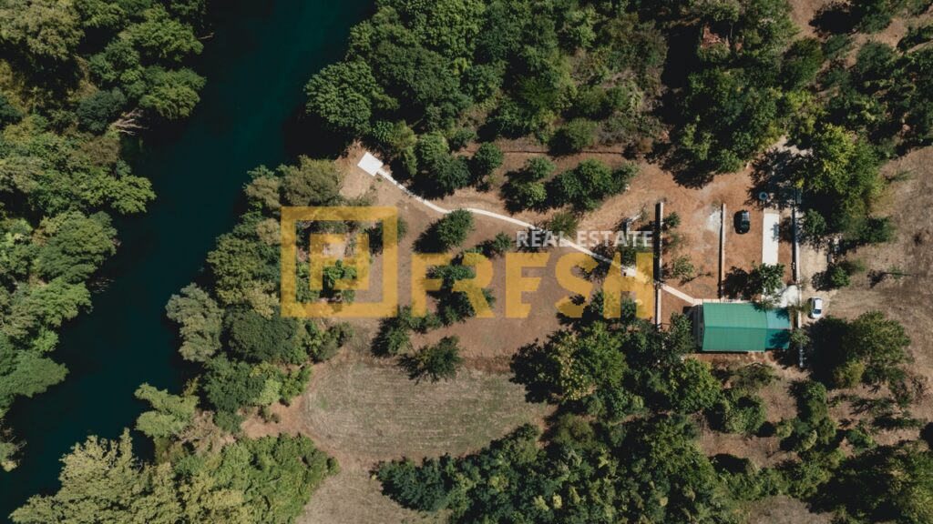 Kuća, 100m2 na placu 4000m2, Spuž, Izdavanje