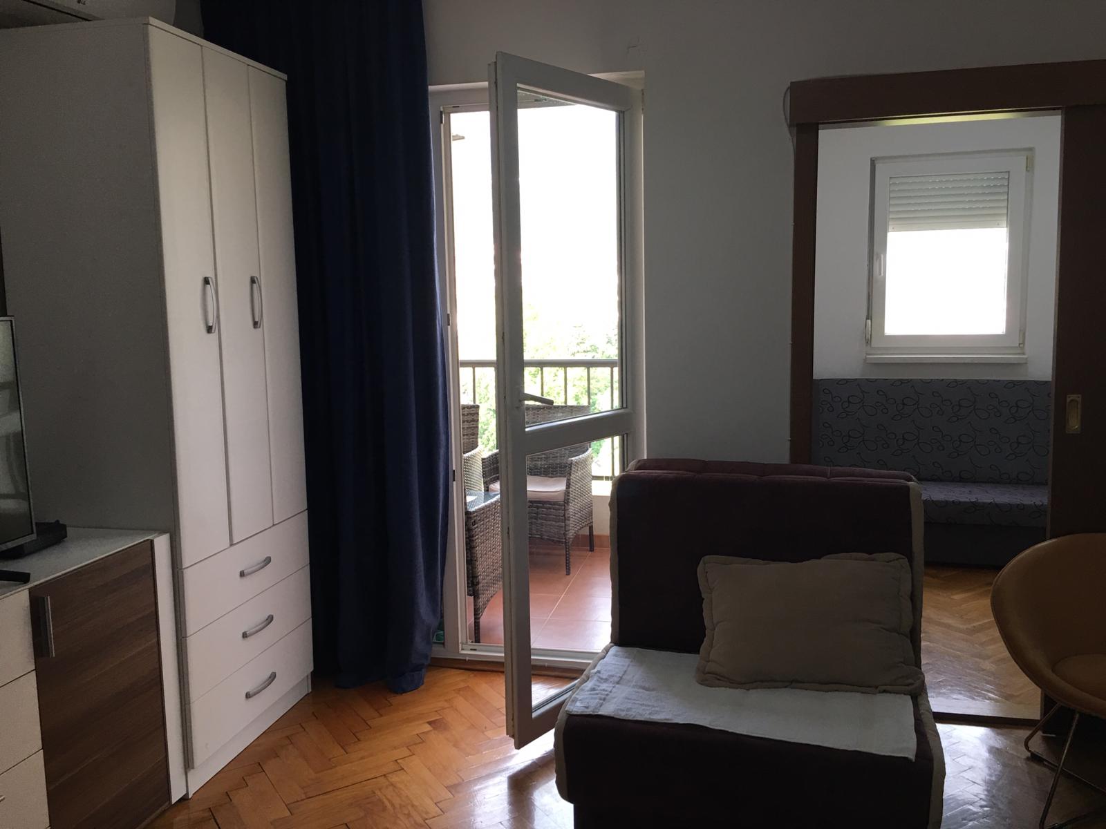 Prodajem Stan-Apartman, Bar Centar