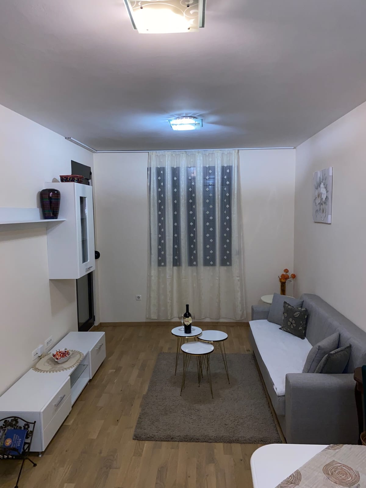 One-Bedroom Apartment near Vezirov Most