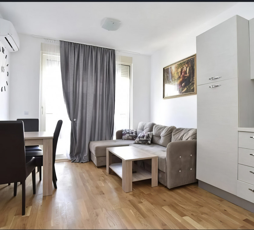 1-BR Furnished Apartment with Big Terrace