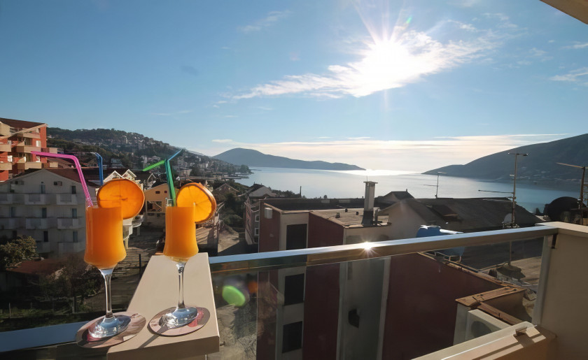 2-soban duplex stan | Pogled na more | Terasa | Moderno opremljen | Parking | Igalo