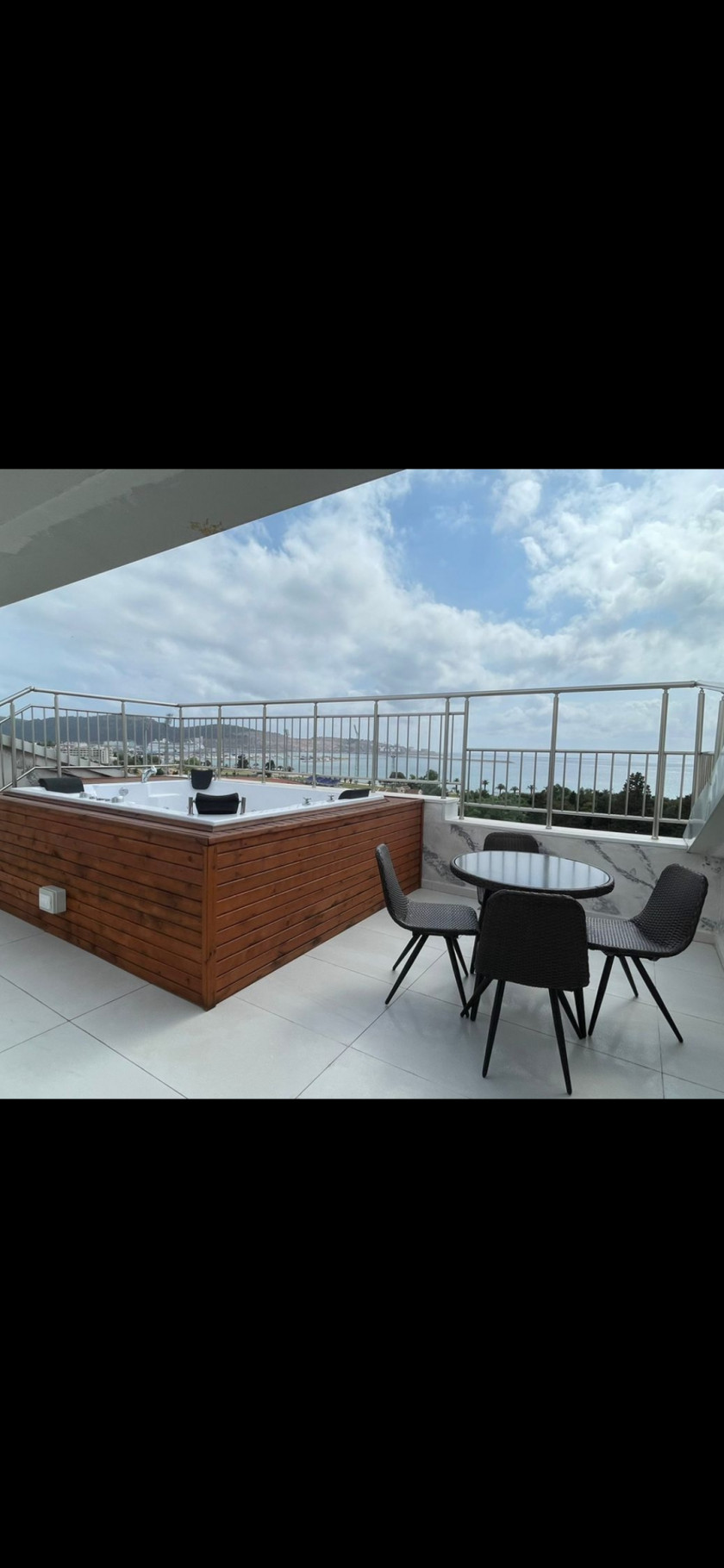 Prodajem Stan-Apartman, Bar Centar