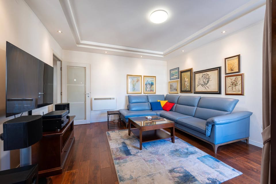 2-Bedroom Apartment – Central Point, For Rent