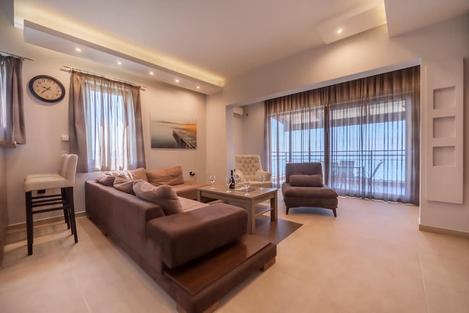 House for Sale, Bar — €560,000