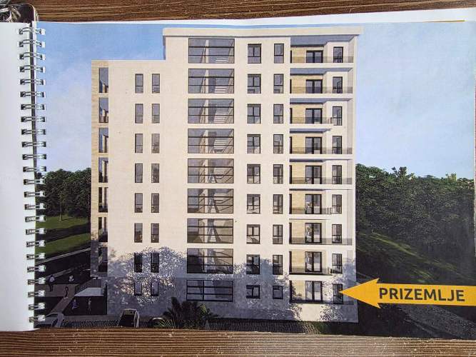 Prodajem Stan-Apartman, Bar Centar