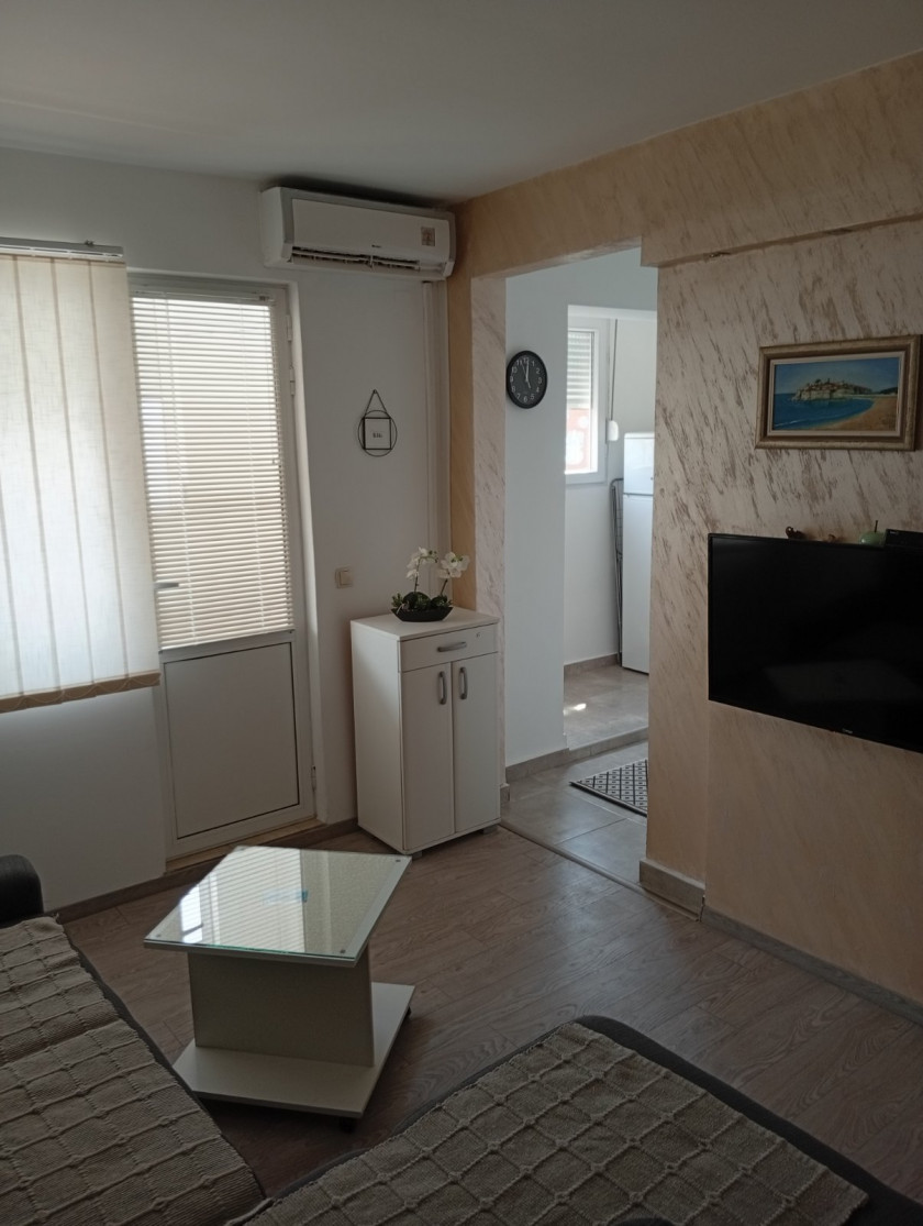 Prodajem Stan-Apartman, Centar