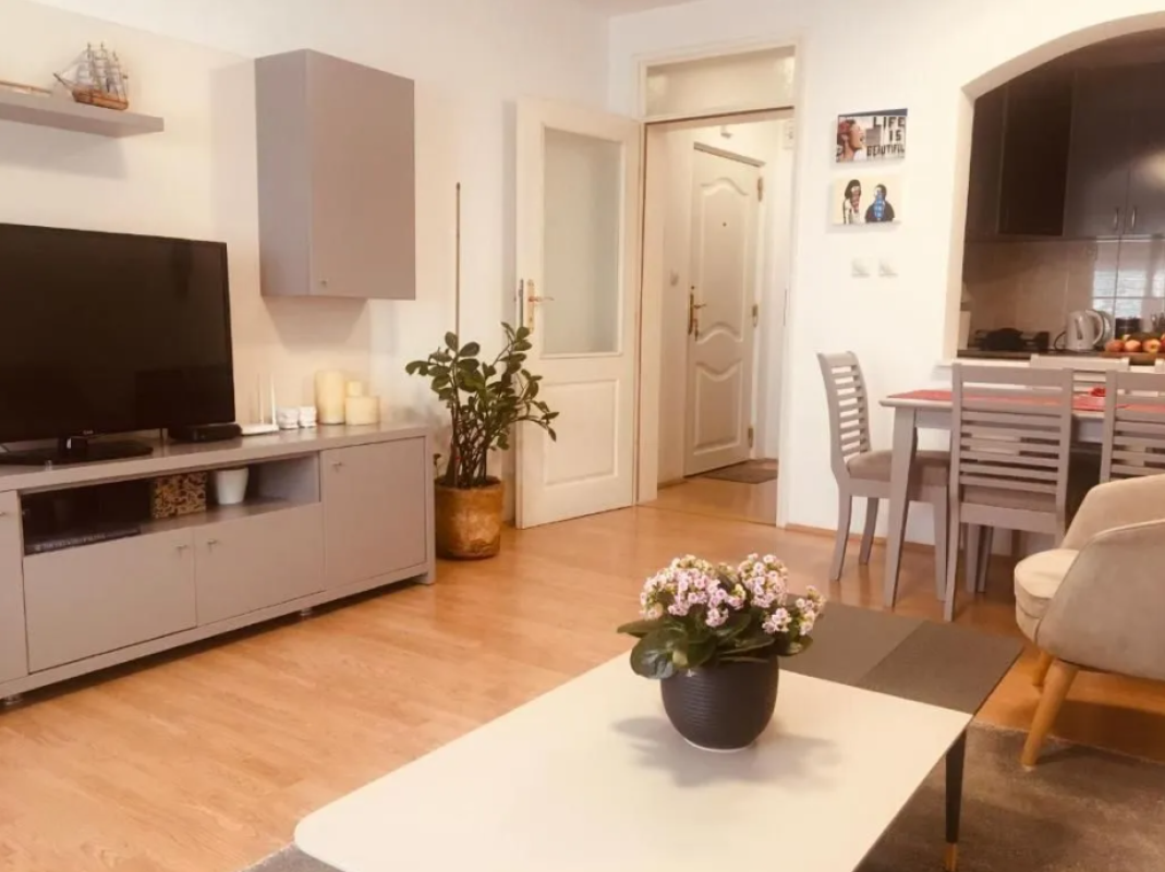 Apartment in Petrovac, 75 m²
