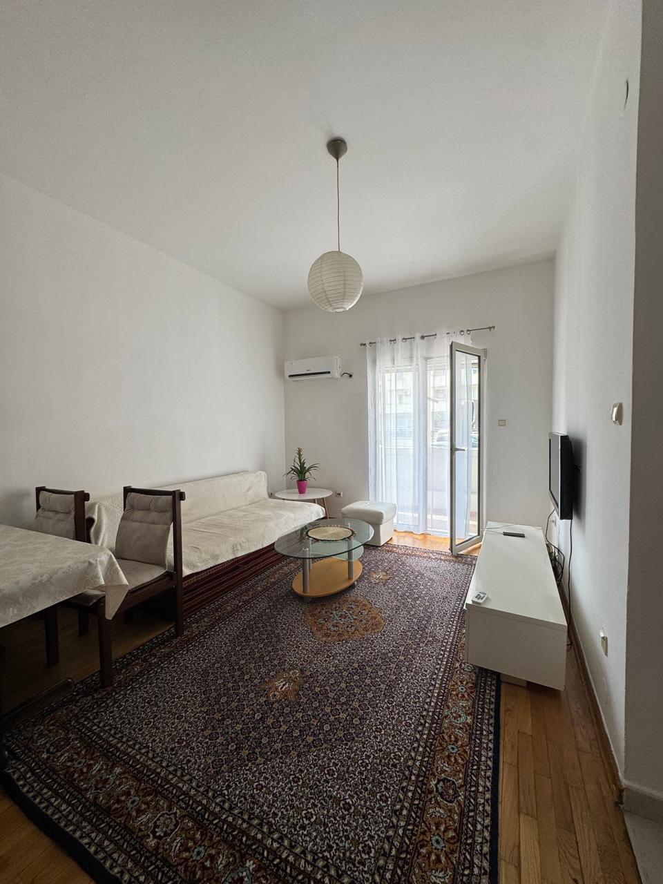 Iznajmljujem Stan-Apartman, Budva
