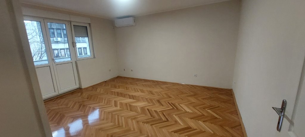 Коммерческая недвижимость в аренду, Podgorica — €700