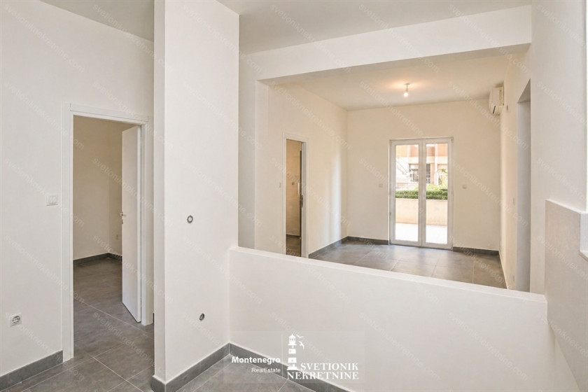 Prodajem Stan-Apartman, Đenovići