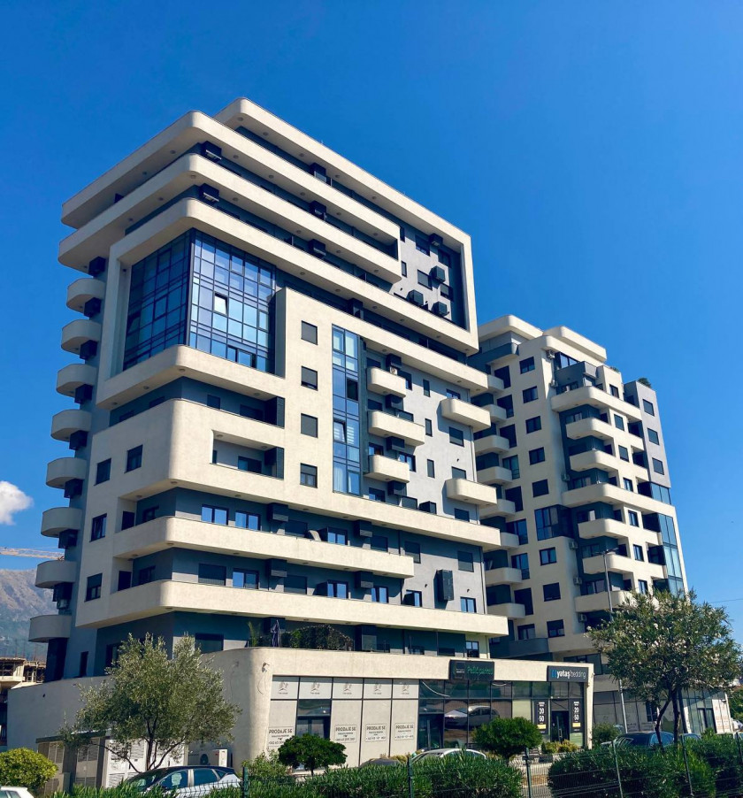 Prodajem Stan-Apartman, Bar Centar