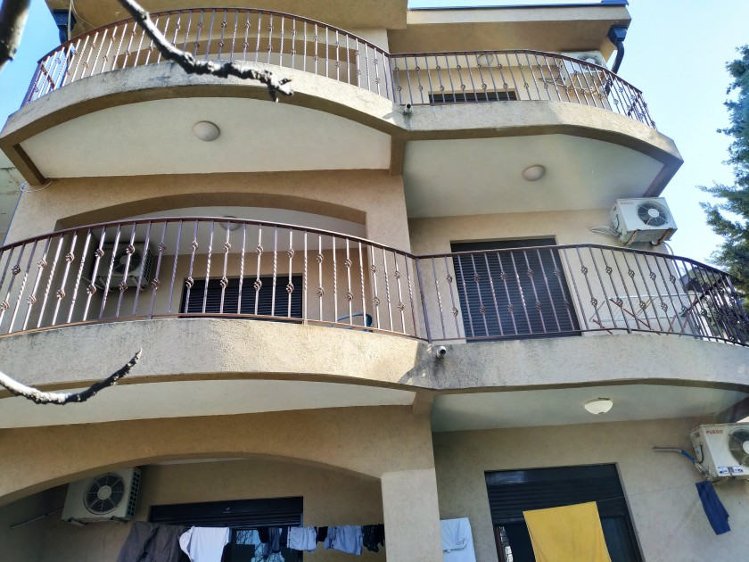 Prodajem Kuću, Utjeha