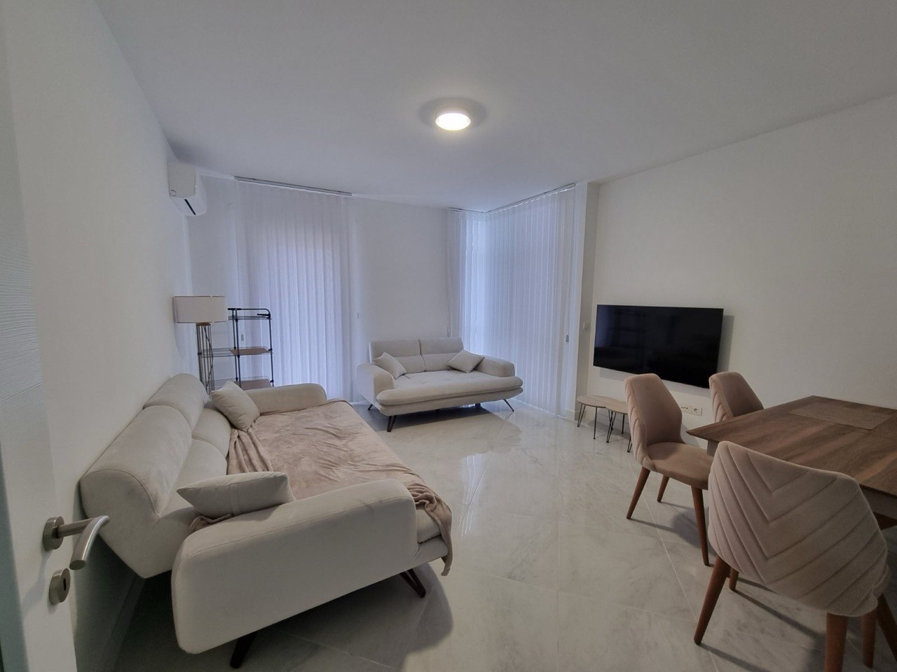 Prodajem Stan-Apartman, Rozino