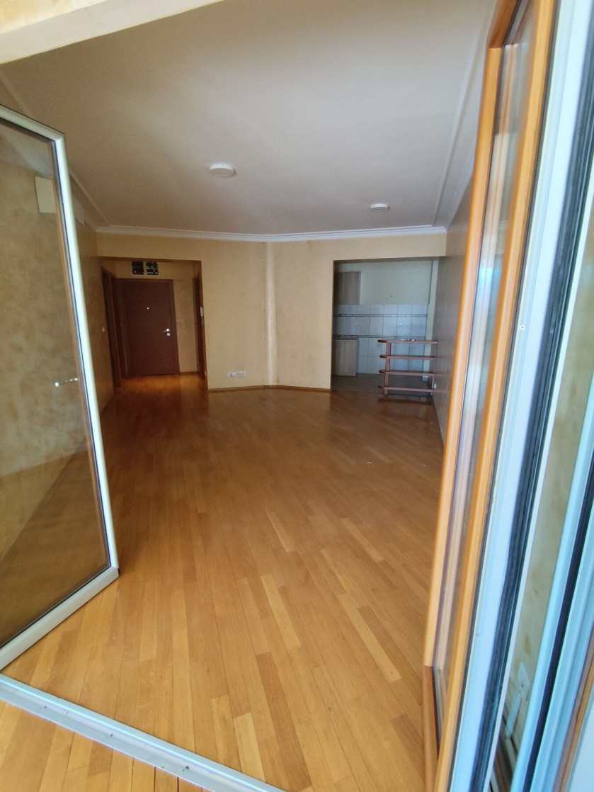 Prodajem Stan-Apartman, Centar