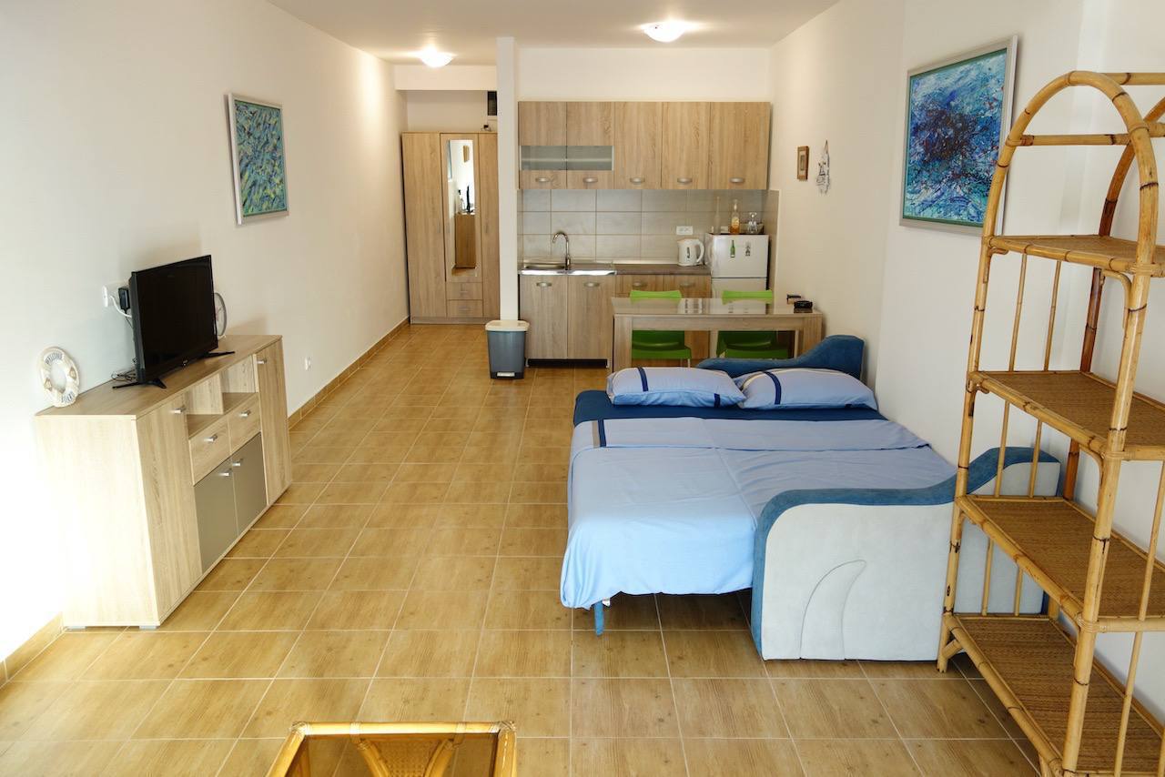 Iznajmljujem Stan-Apartman, Pržno