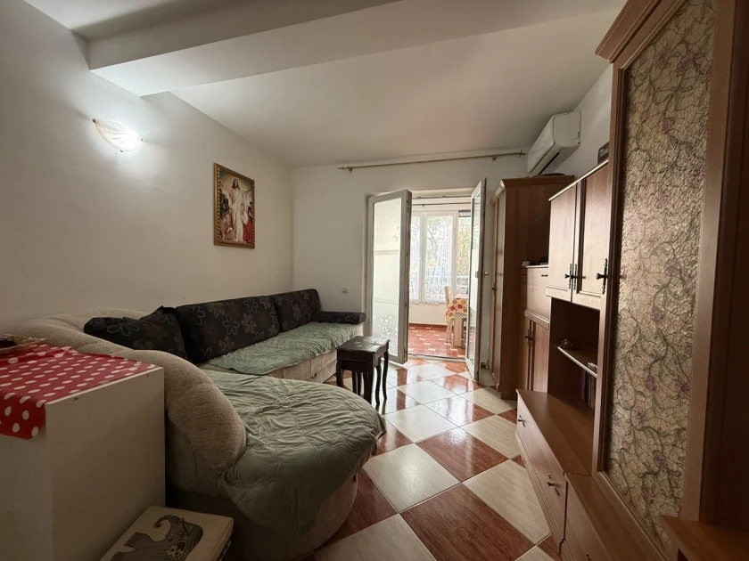 Prodajem Stan-Apartman, Rafailovići