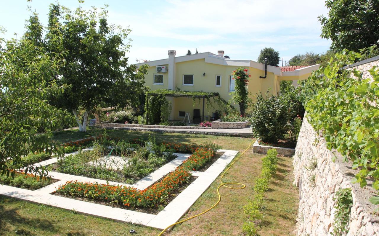 Дом в Dobra Voda, 380 m²