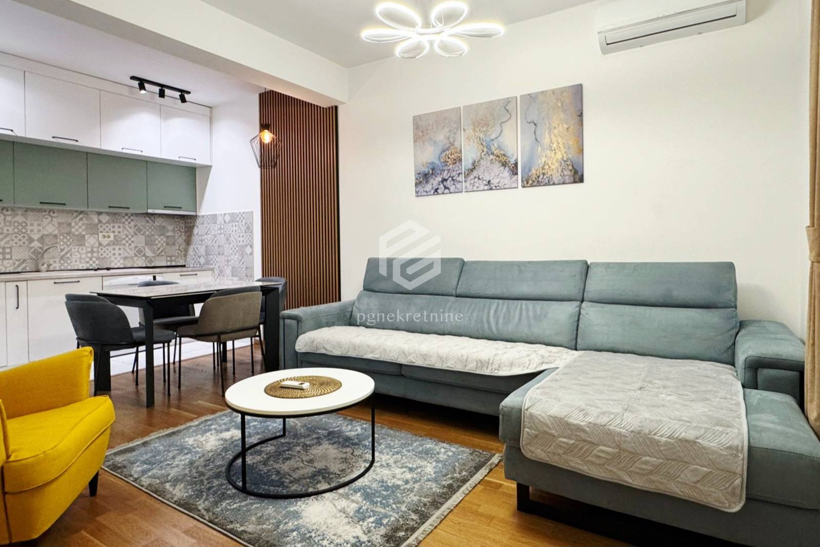 Dvosoban lux stan 70m2 + parking, Zabjelo – Podgorica