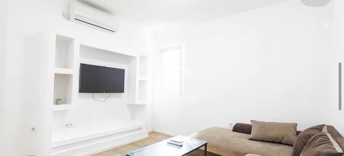 Two bedroom Apartment for Rent – Pet Friendly with Private Yard , Stari Aerodrom