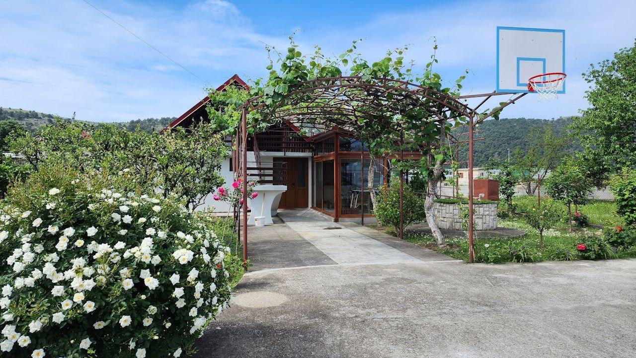 Дом в Polje, 100 m²