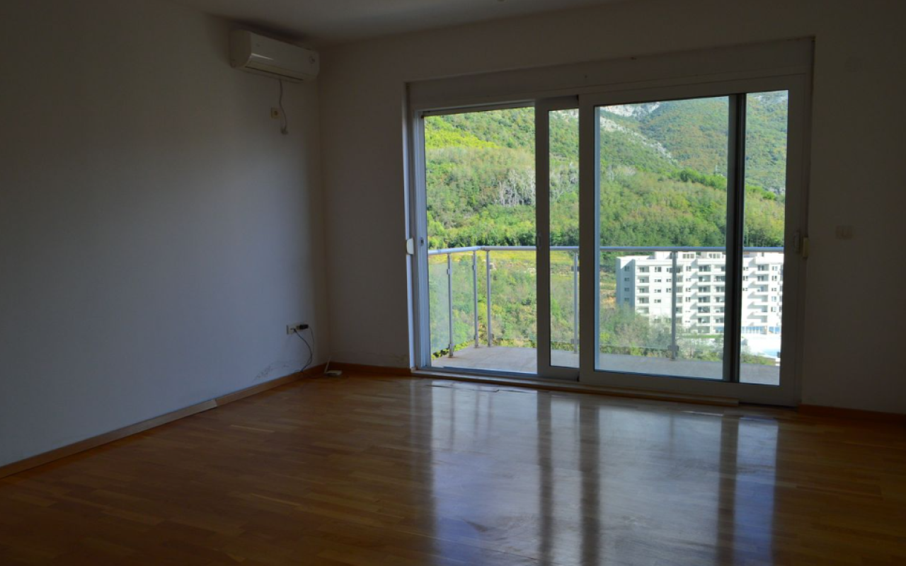 Apartment in Becici, 72 m²