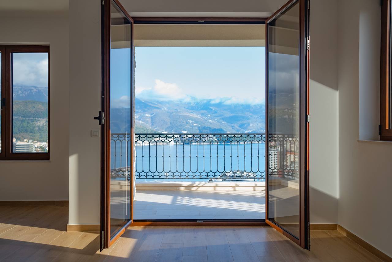 Apartment For Sale, Vidikovac