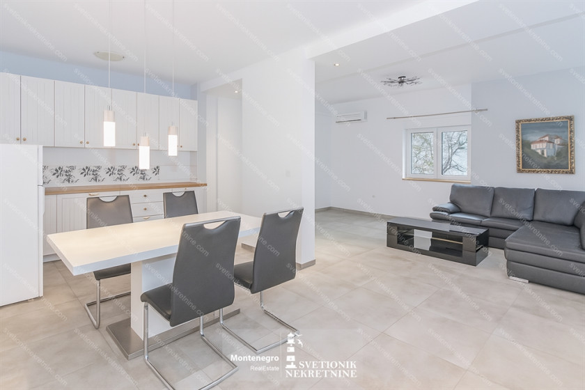 Prodajem Stan-Apartman, Topla