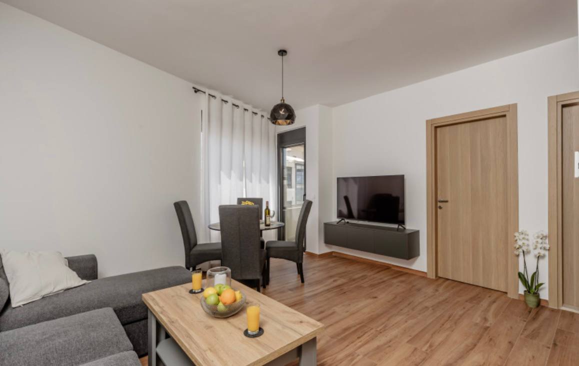 Prodajem Stan-Apartman, Dobra Voda