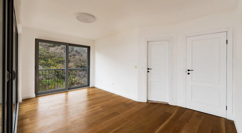 Spacious 3 bedroom apartment with stunning views, Pržno