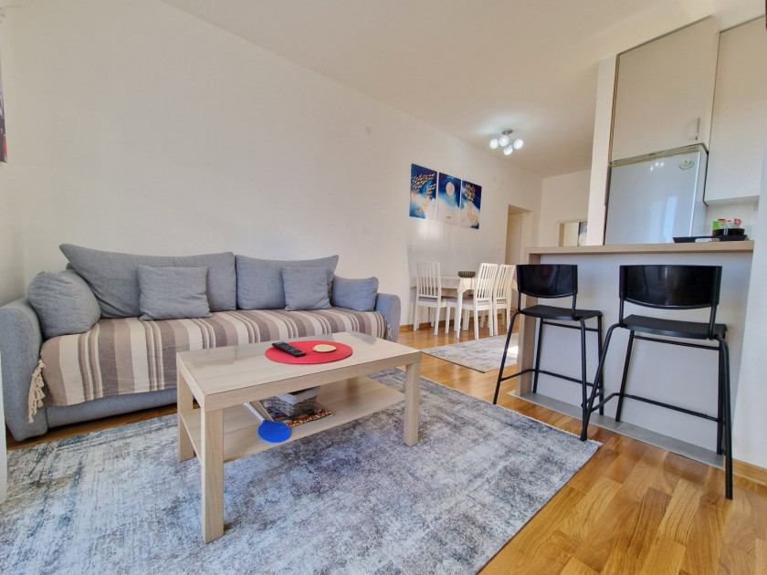 Iznajmljujem Stan-Apartman, Bečići