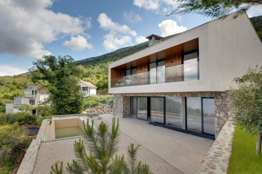 3-BR Modern Villa with Pool