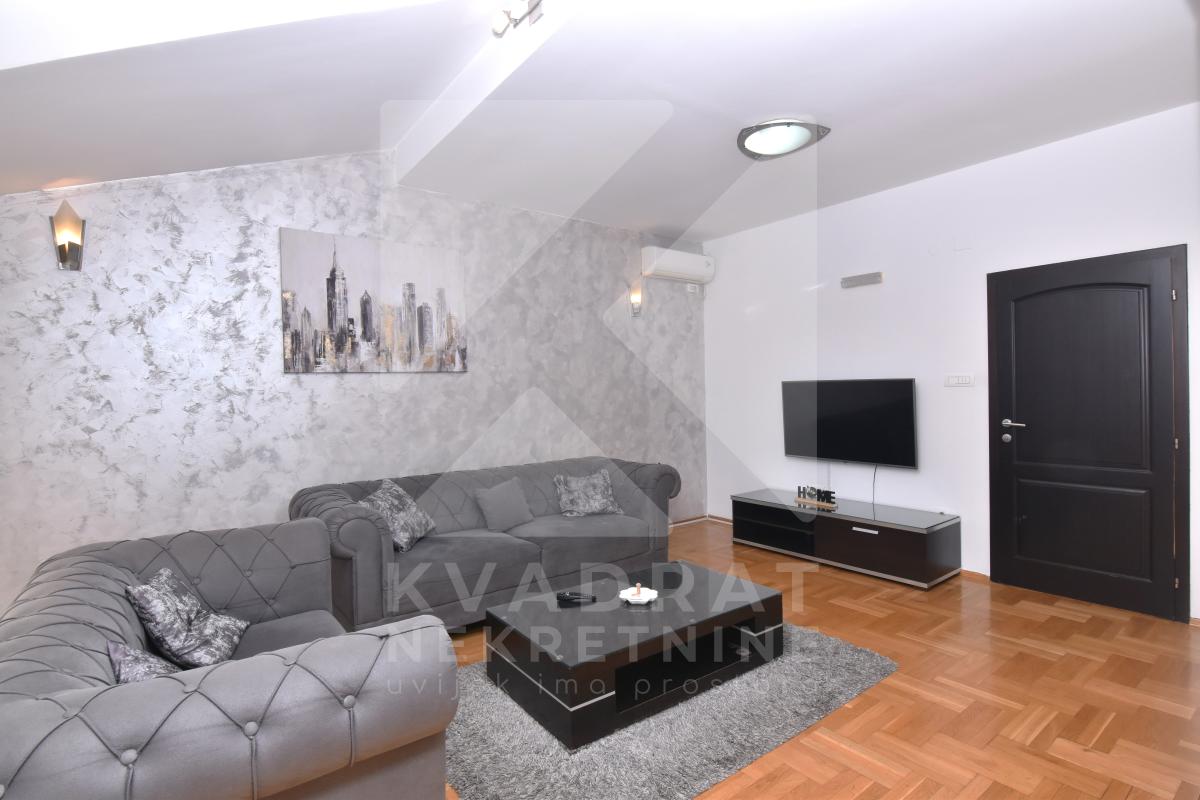 Izdavanje, Dvosoban stan, Podgorica, Tološi, 115m2