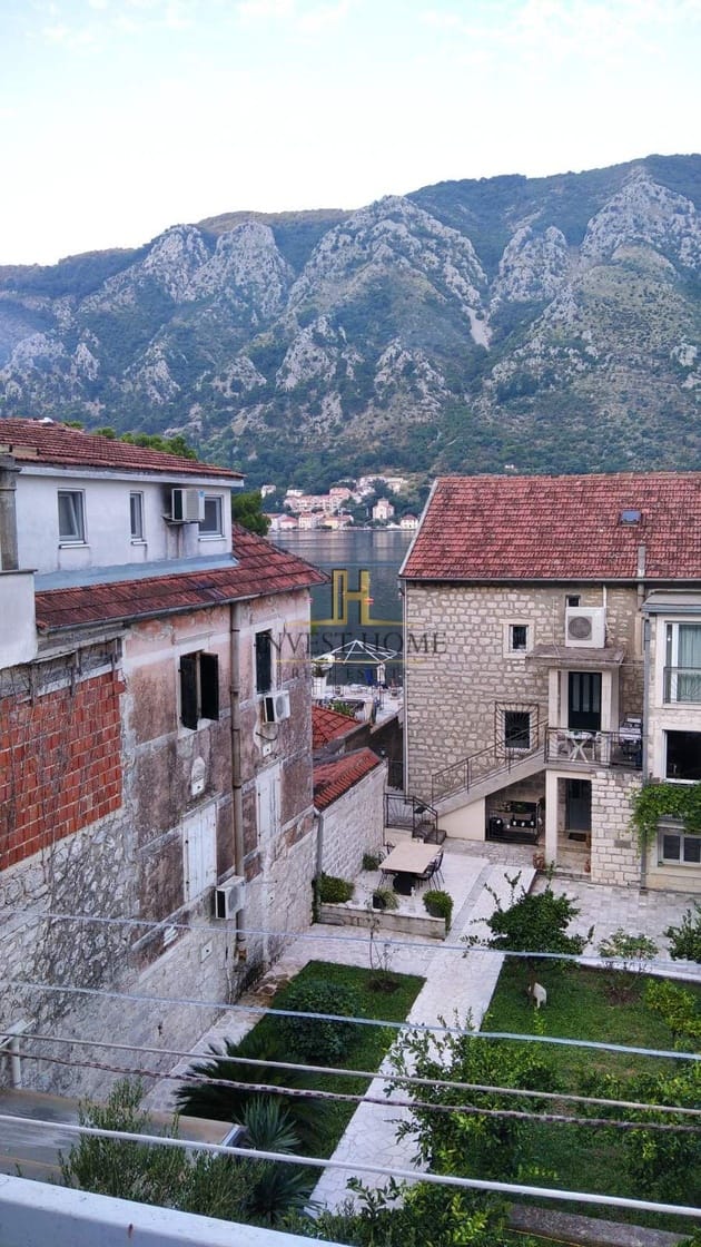 Dvosoban stan, 70m2, Kotor