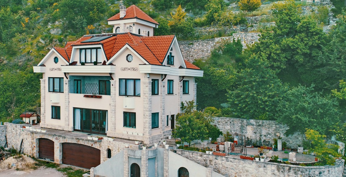 Unique villa with panoramic views of the Budva Riviera