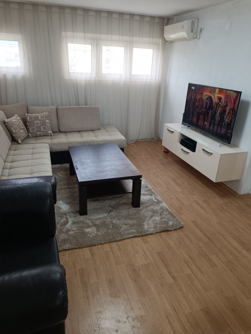 Iznajmljujem Stan-Apartman, Centar