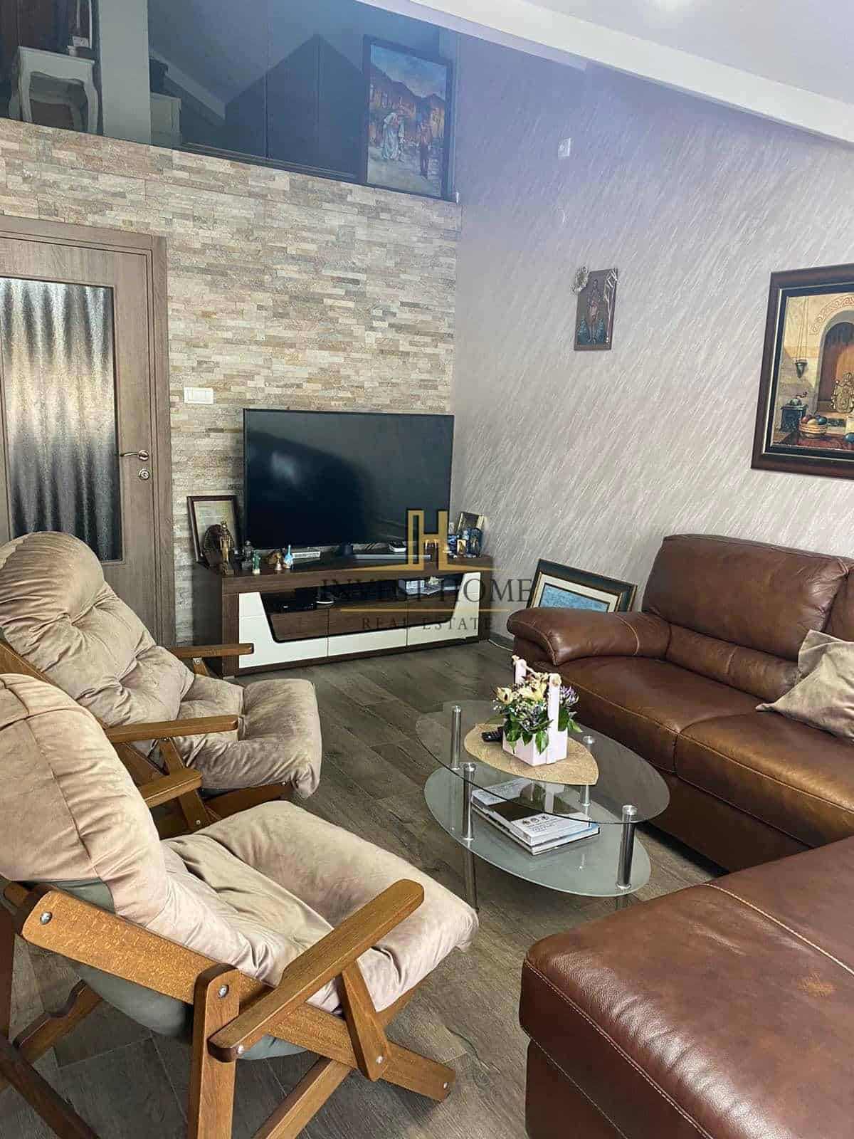Trosoban duplex stan, Seljanovo, 90m2