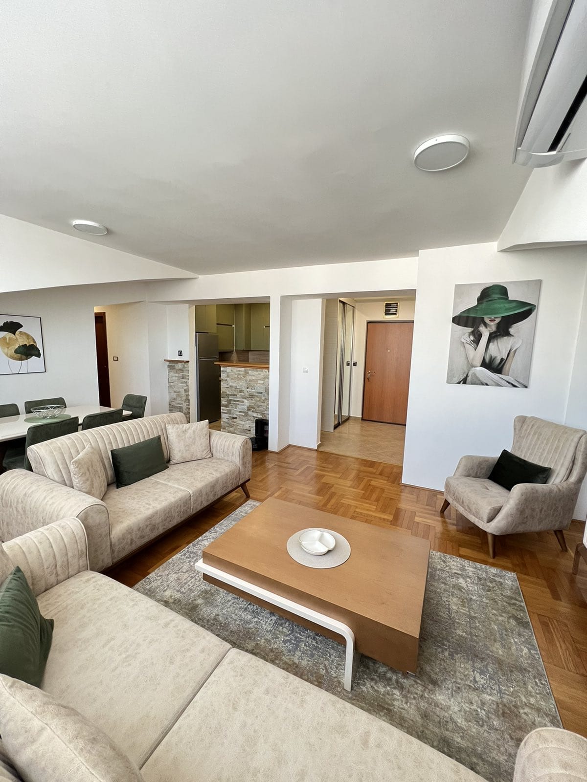 Luxury Two-Bedroom Apartment – Stari Aerodrom For Rent