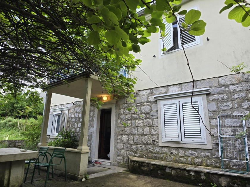 Iznajmljujem Kuću, Muo