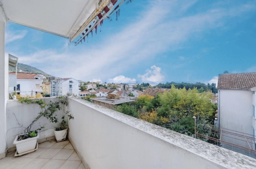 Trosoban stan 106 m² sa pogledom na more i Porto Montenegro – Tivat